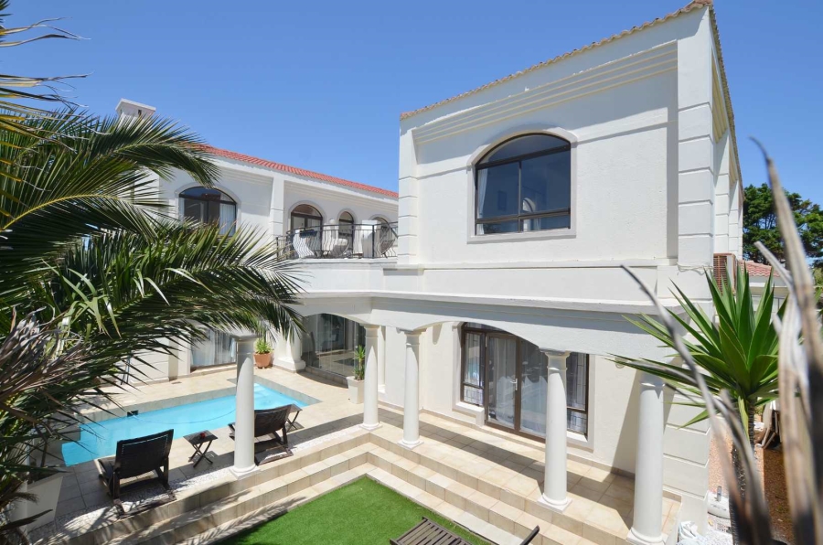 9 Bedroom Property for Sale in Sunset Beach Western Cape